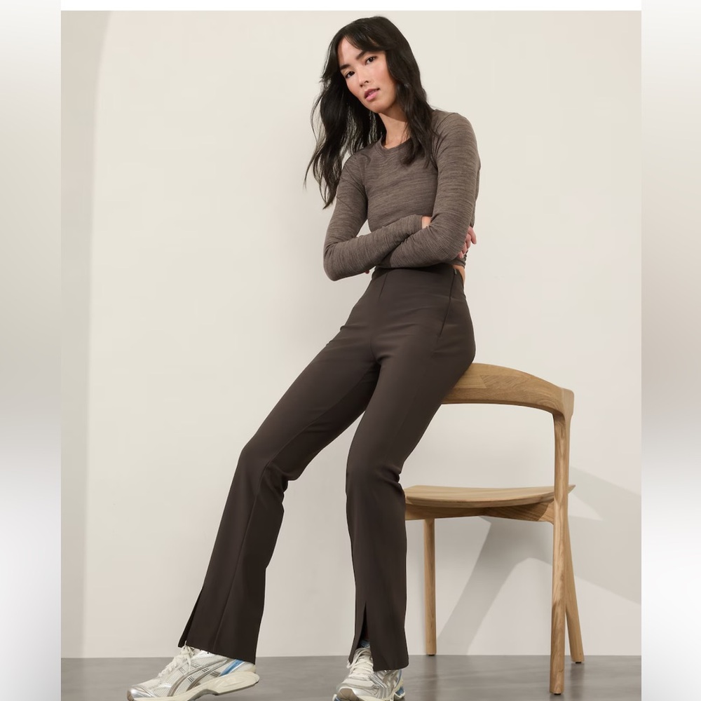 Athleta NWT 🎉host pickx3🎉🎈Move Easy Split Hem leggings In espresso